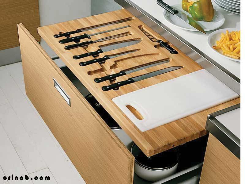 کشویی برای نگهداری چاقوهای کابینت آشپزخانه